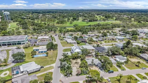 591 Baywood Drive N Dunedin FL 34698