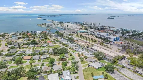 591 Baywood Drive N Dunedin FL 34698