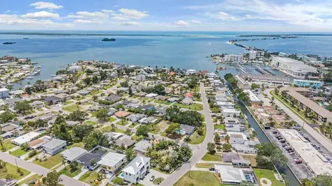 591 Baywood Drive N Dunedin FL 34698