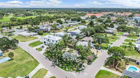 591 Baywood Drive N Dunedin FL 34698