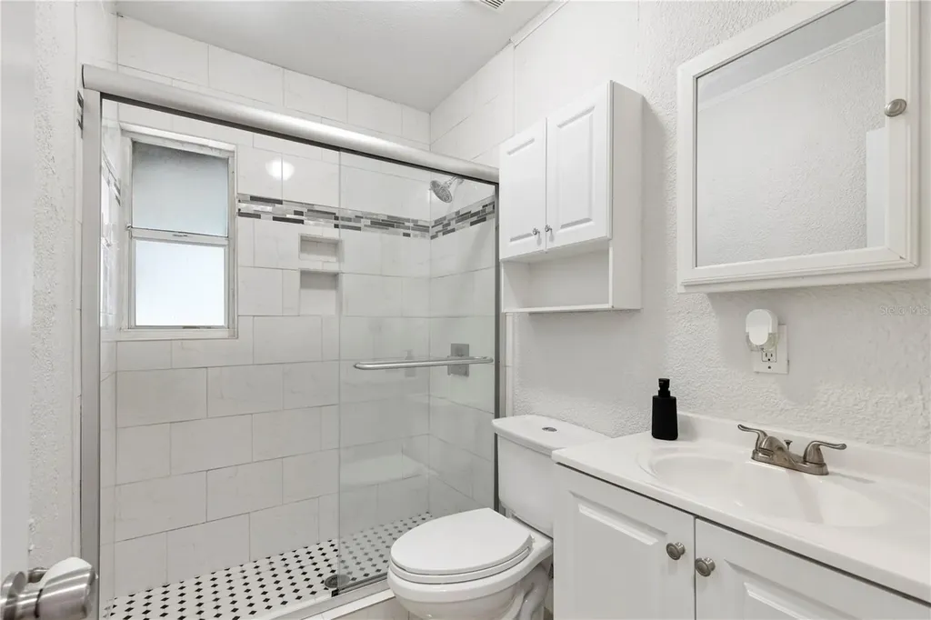 2013 E Henry Avenue Tampa FL 33610