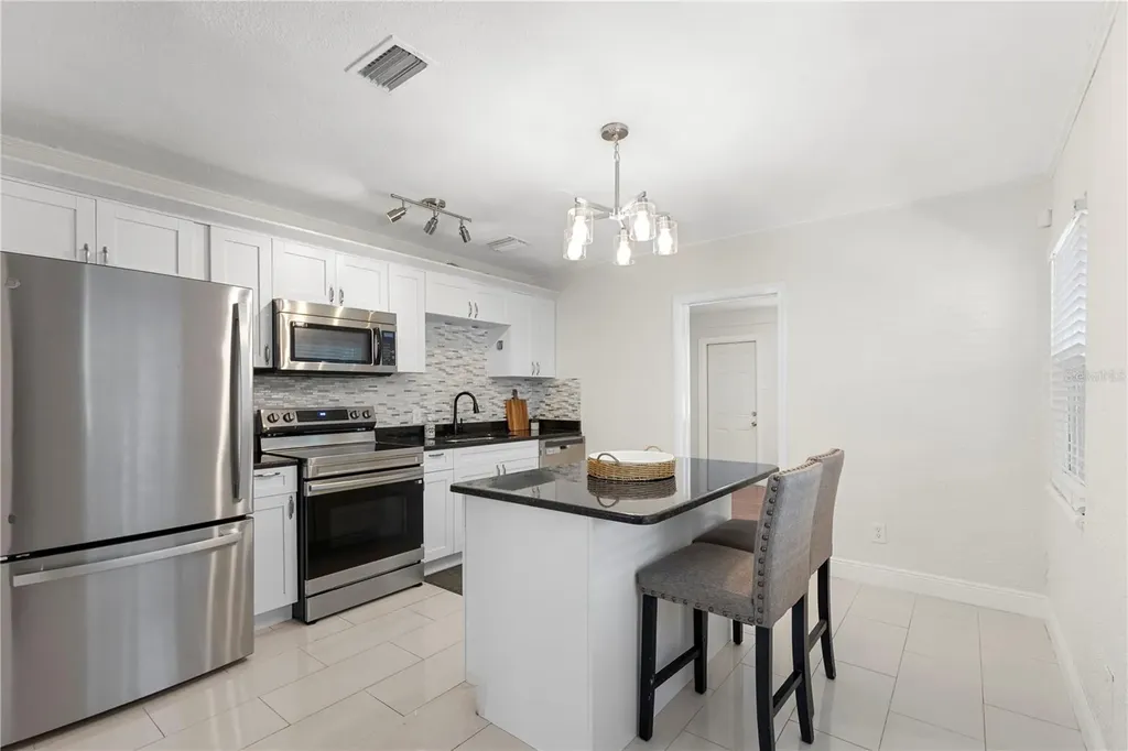 2013 E Henry Avenue Tampa FL 33610