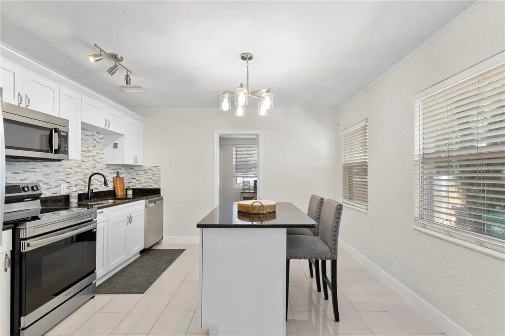 2013 E Henry Avenue Tampa FL 33610