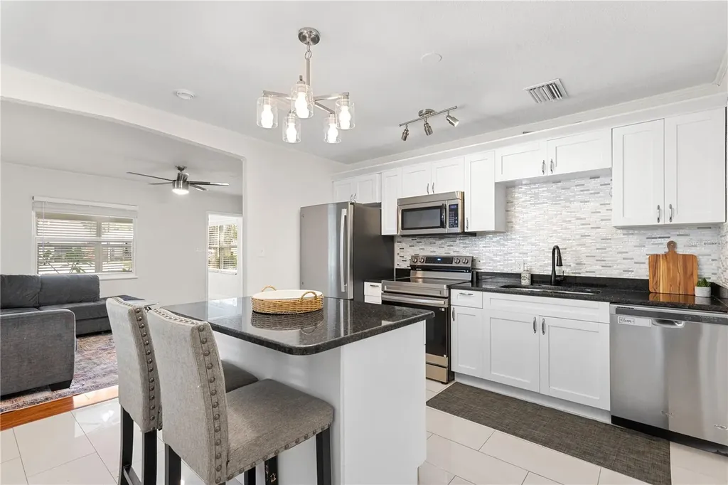 2013 E Henry Avenue Tampa FL 33610