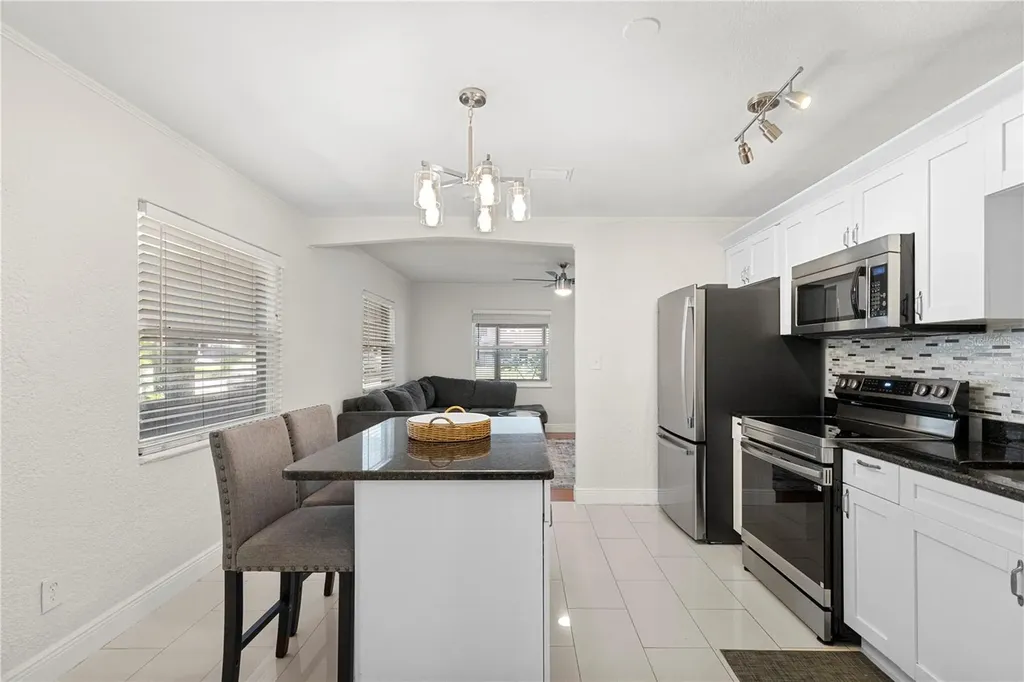 2013 E Henry Avenue Tampa FL 33610