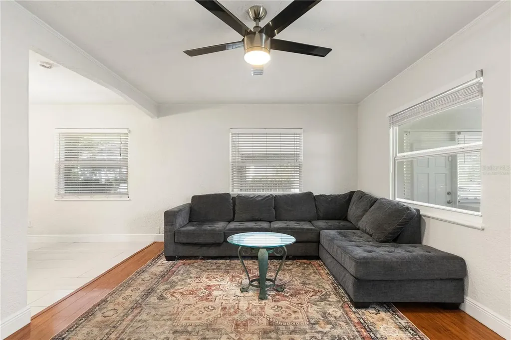 2013 E Henry Avenue Tampa FL 33610