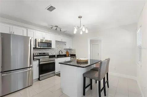 2013 E Henry Avenue Tampa FL 33610