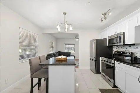 2013 E Henry Avenue Tampa FL 33610
