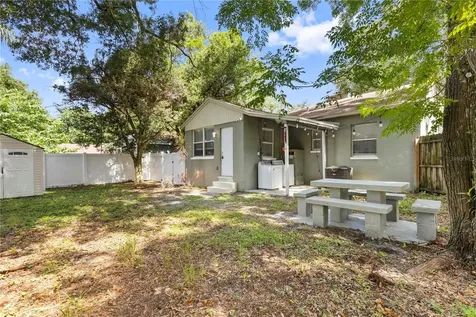 2013 E Henry Avenue Tampa FL 33610