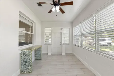 2013 E Henry Avenue Tampa FL 33610