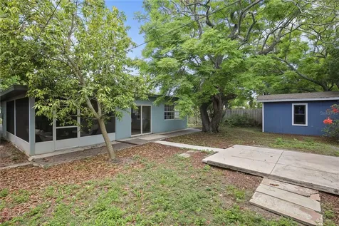 6311 37th Avenue N St Petersburg FL 33710