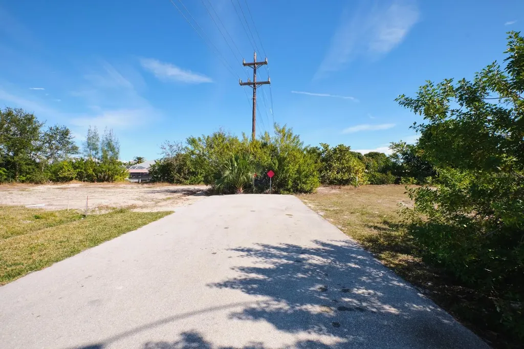 201 SW 40th Street Cape Coral FL 33914