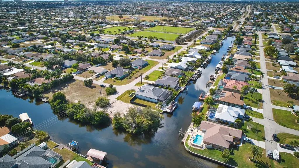 201 SW 40th Street Cape Coral FL 33914