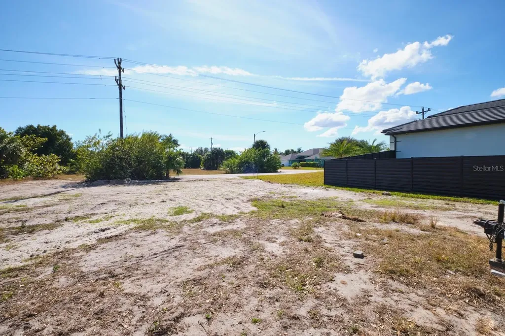 201 SW 40th Street Cape Coral FL 33914