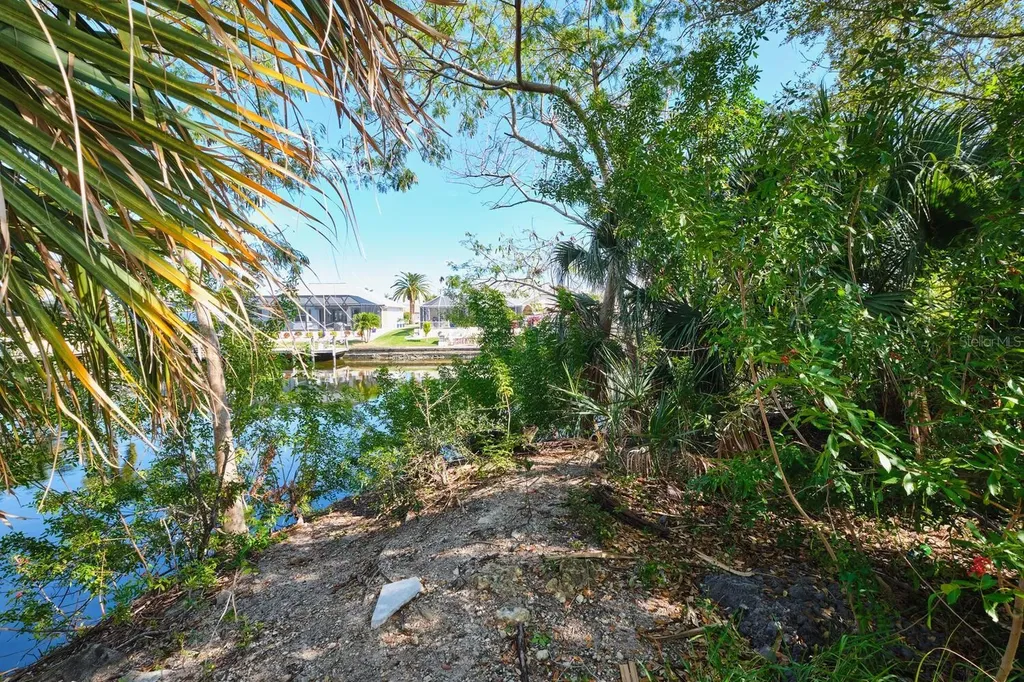 201 SW 40th Street Cape Coral FL 33914