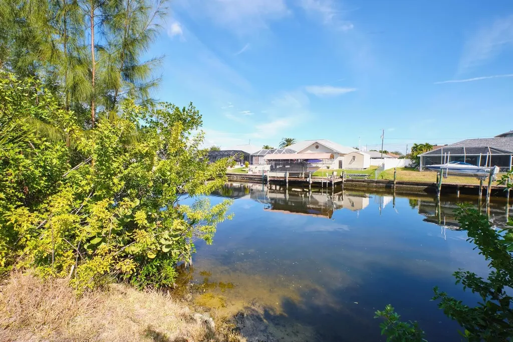 201 SW 40th Street Cape Coral FL 33914