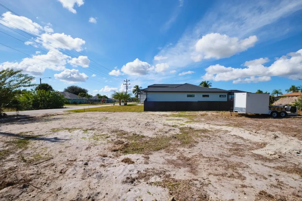 201 SW 40th Street Cape Coral FL 33914