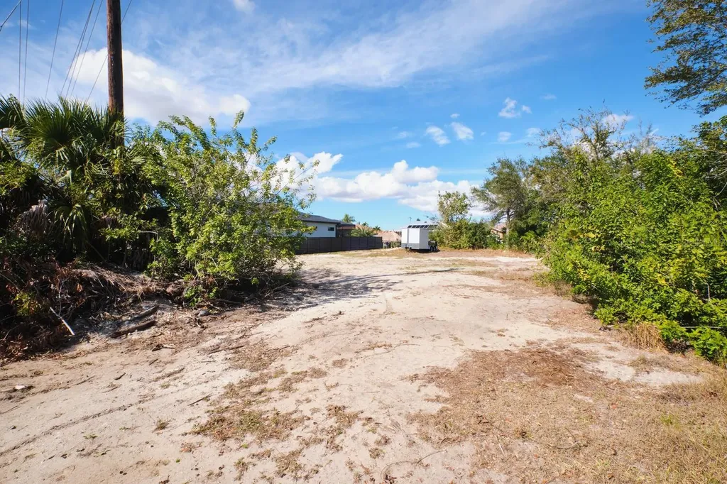 201 SW 40th Street Cape Coral FL 33914