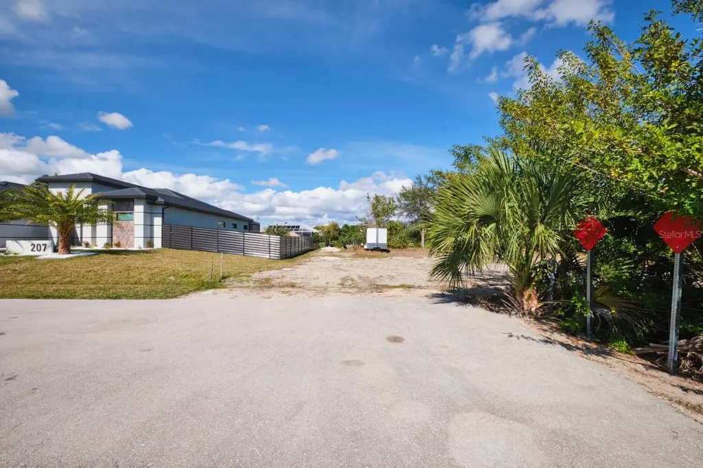 201 SW 40th Street Cape Coral FL 33914