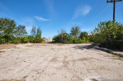 201 SW 40th Street Cape Coral FL 33914