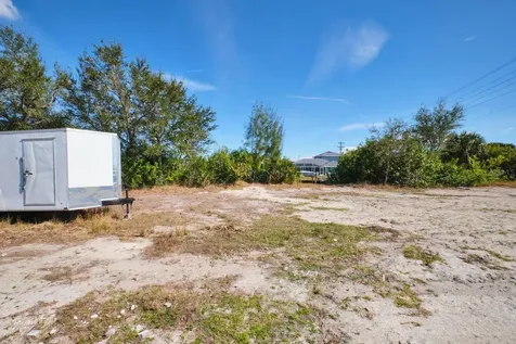 201 SW 40th Street Cape Coral FL 33914