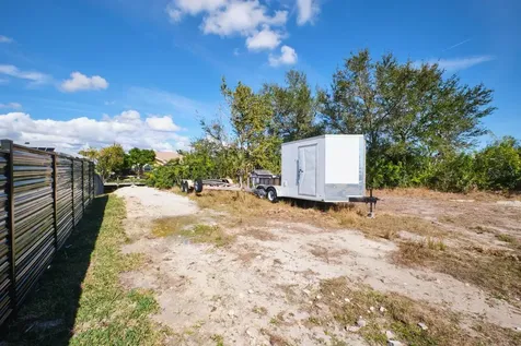 201 SW 40th Street Cape Coral FL 33914