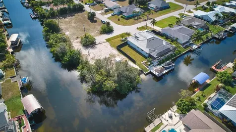 201 SW 40th Street Cape Coral FL 33914