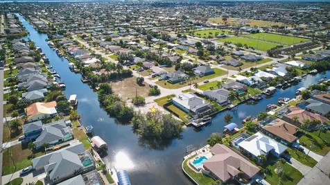 201 SW 40th Street Cape Coral FL 33914