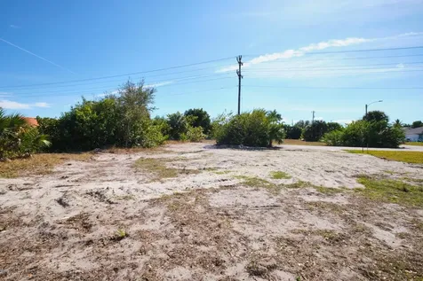 201 SW 40th Street Cape Coral FL 33914