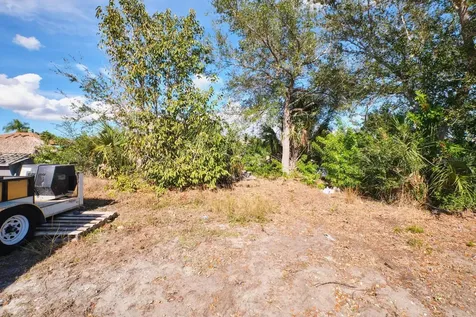 201 SW 40th Street Cape Coral FL 33914