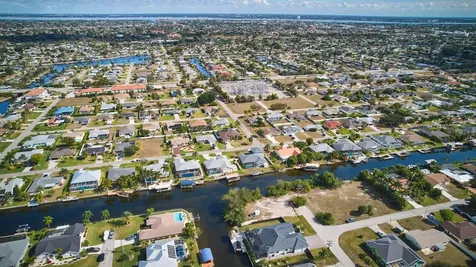 201 SW 40th Street Cape Coral FL 33914