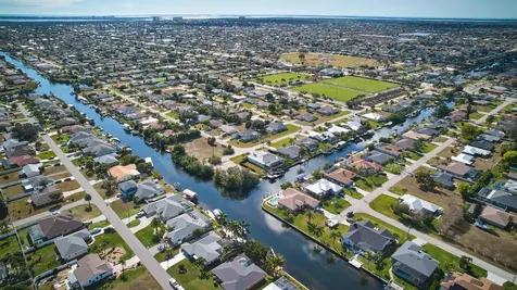 201 SW 40th Street Cape Coral FL 33914