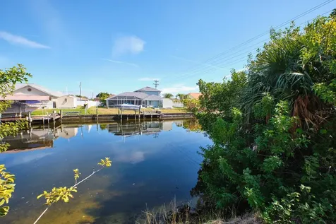 201 SW 40th Street Cape Coral FL 33914