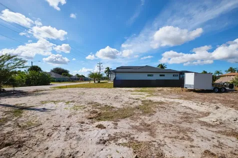 201 SW 40th Street Cape Coral FL 33914
