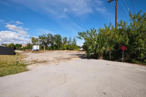 201 SW 40th Street Cape Coral FL 33914