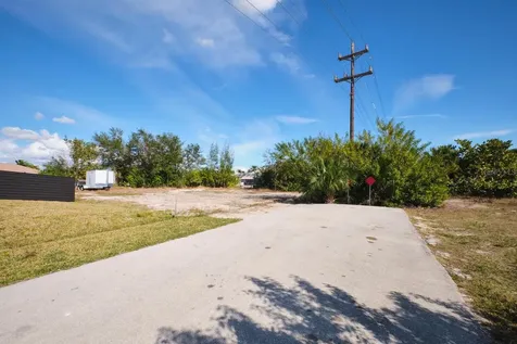 201 SW 40th Street Cape Coral FL 33914
