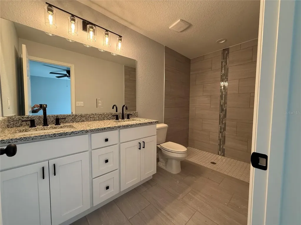 3 Guava Place Drive Ocklawaha FL 32179