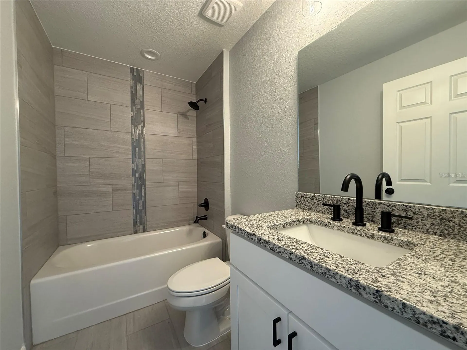 3 Guava Place Drive Ocklawaha FL 32179