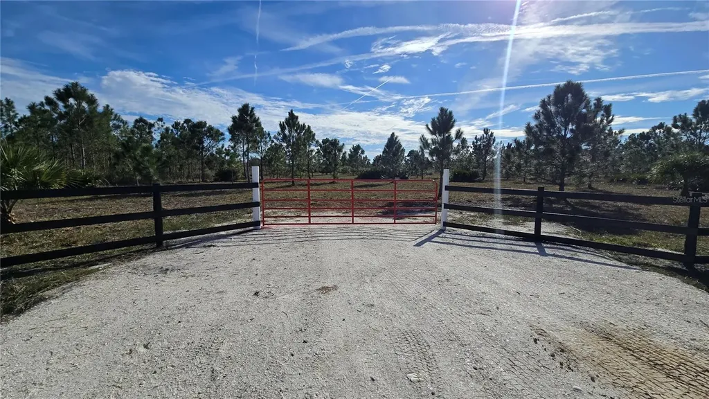 17718 NW 266th Street Okeechobee FL 34972