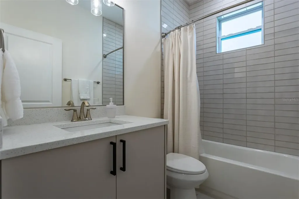 11421 & 11423 Weldon Street Seffner FL 33584