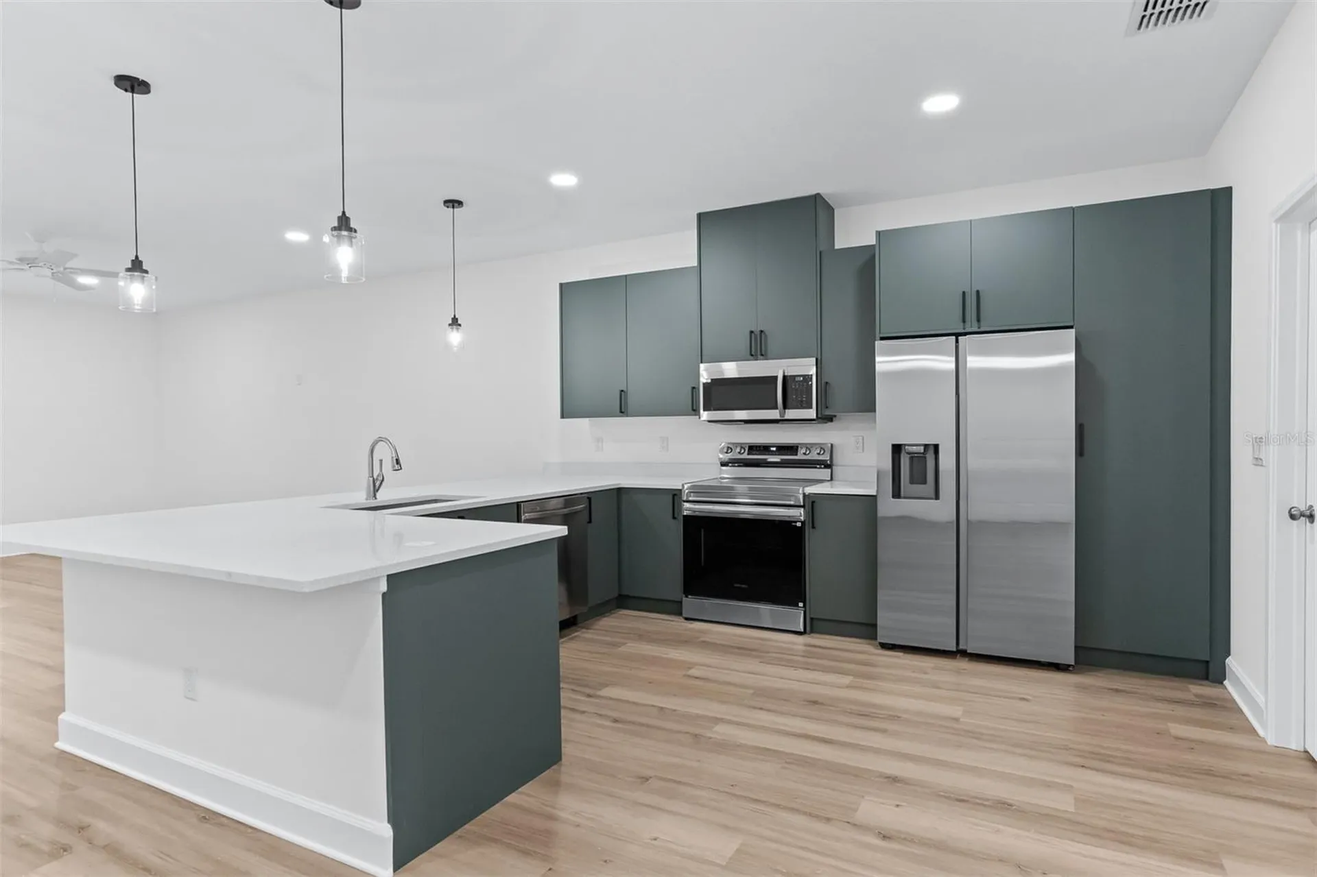 11421 & 11423 Weldon Street Seffner FL 33584