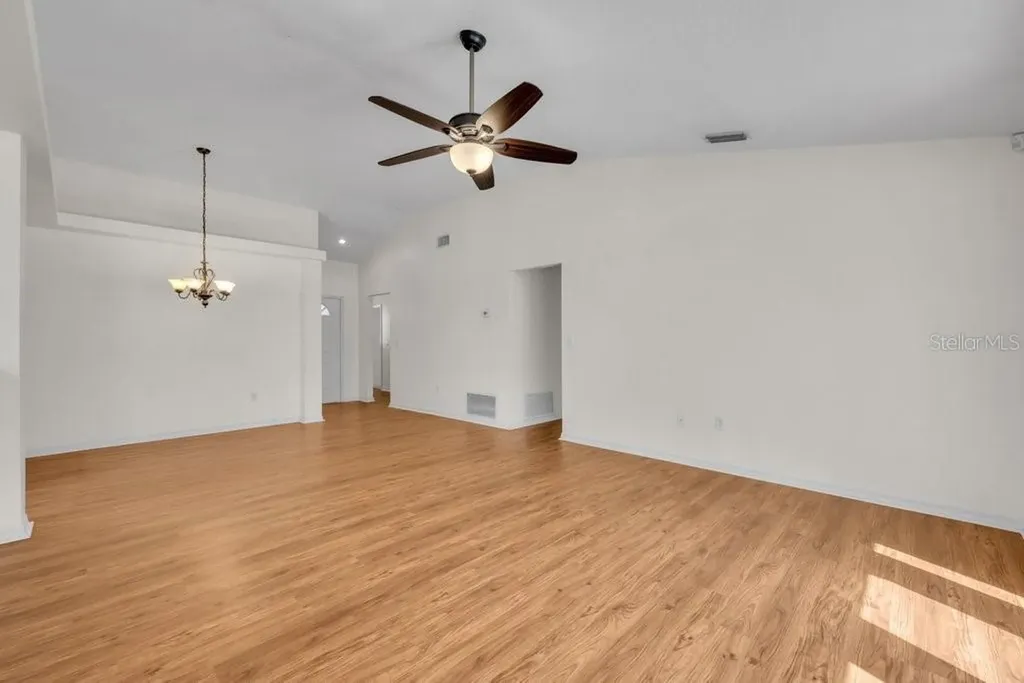 17610 Esprit Drive Tampa FL 33647