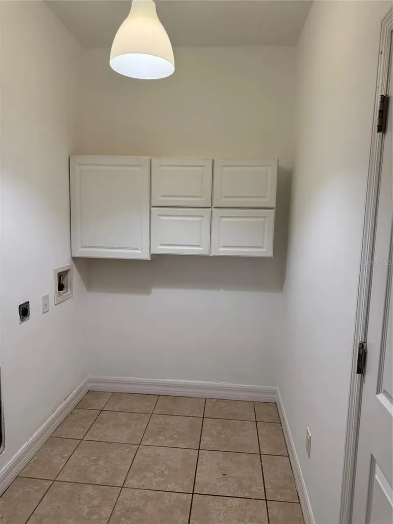 7202 N Glen Avenue Tampa FL 33614