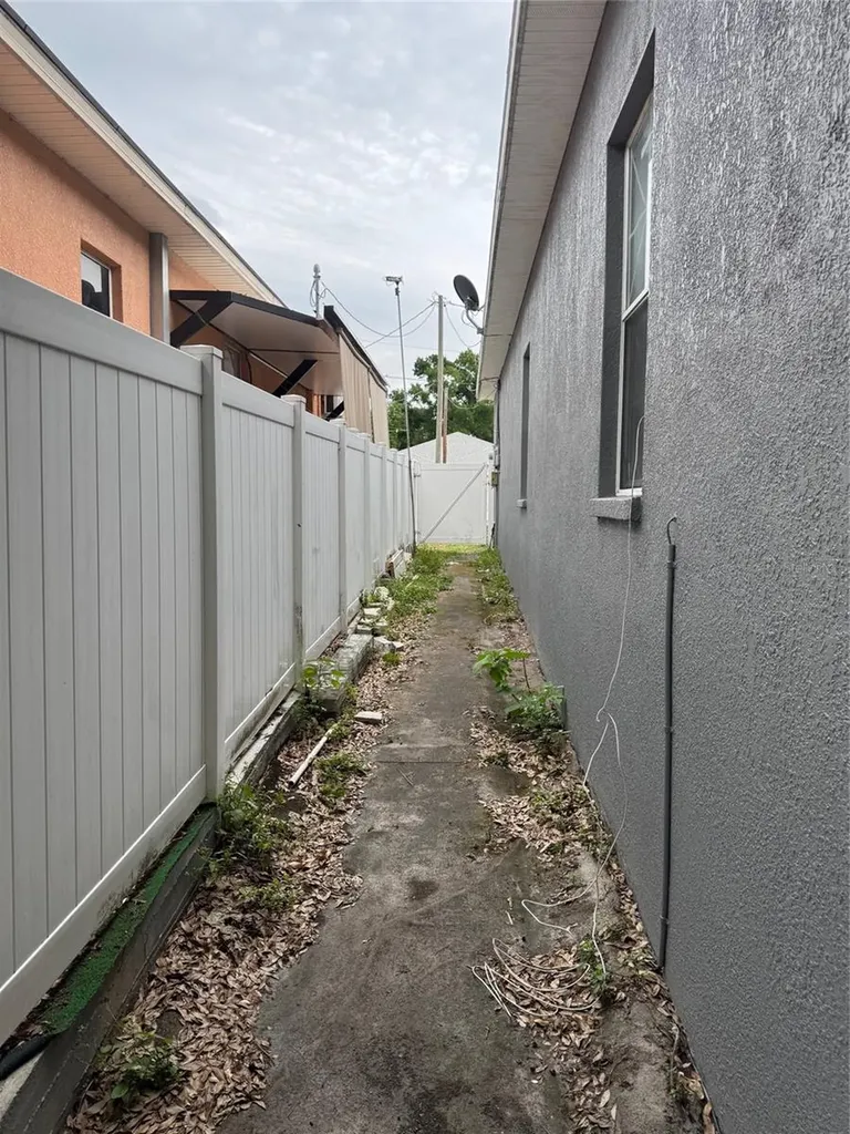 7202 N Glen Avenue Tampa FL 33614