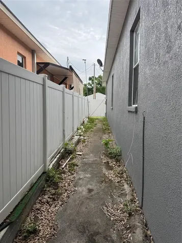 7202 N Glen Avenue Tampa FL 33614
