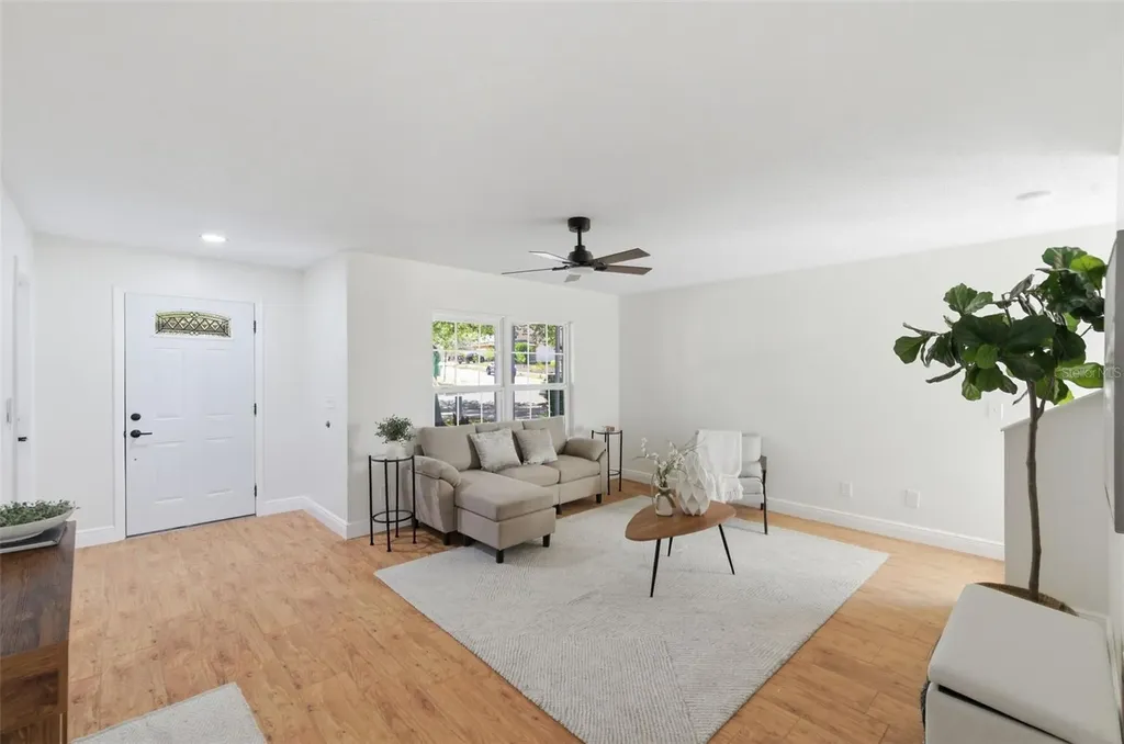 628 Cape Cod Circle Valrico FL 33594