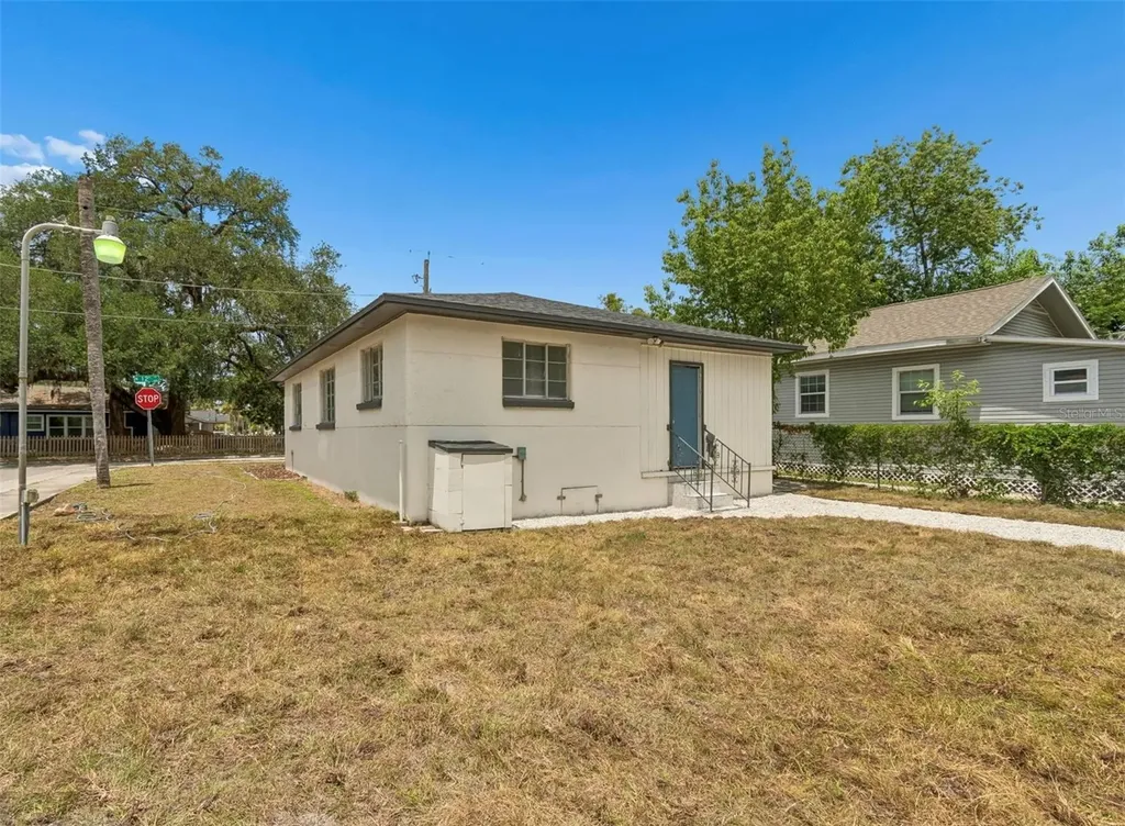 3219 N 12th Street Tampa FL 33605