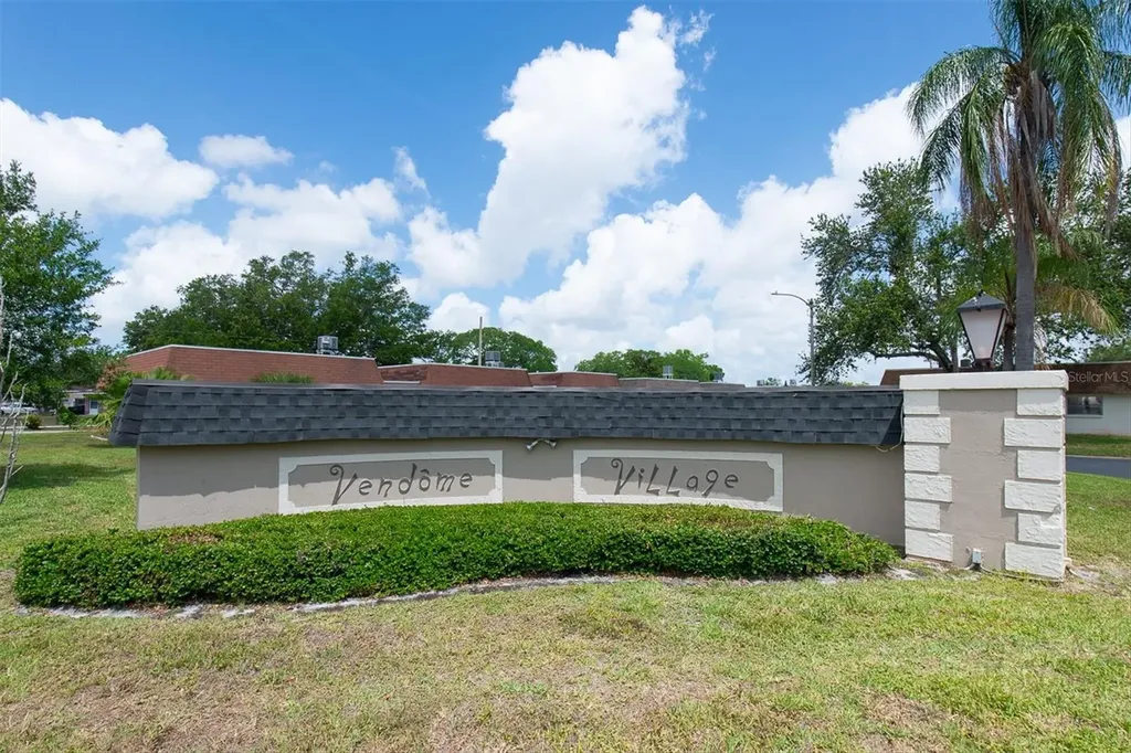 6915 Versailles N Pinellas Park FL 33781