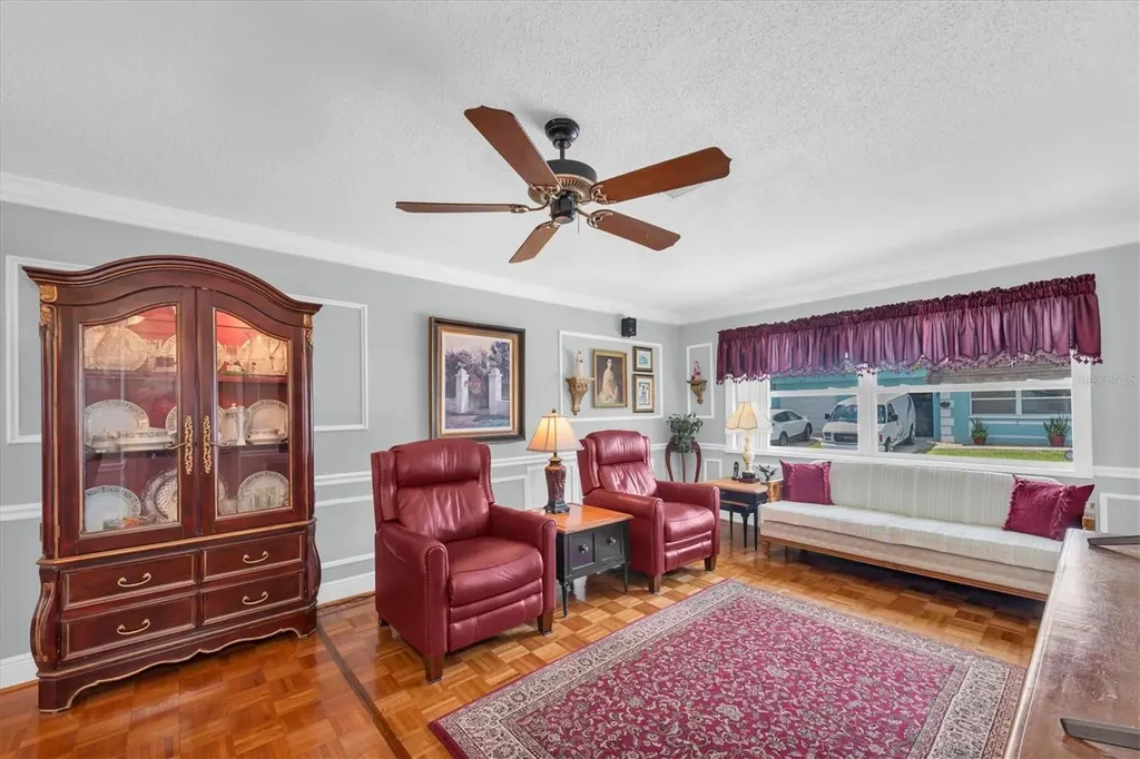 6915 Versailles N Pinellas Park FL 33781
