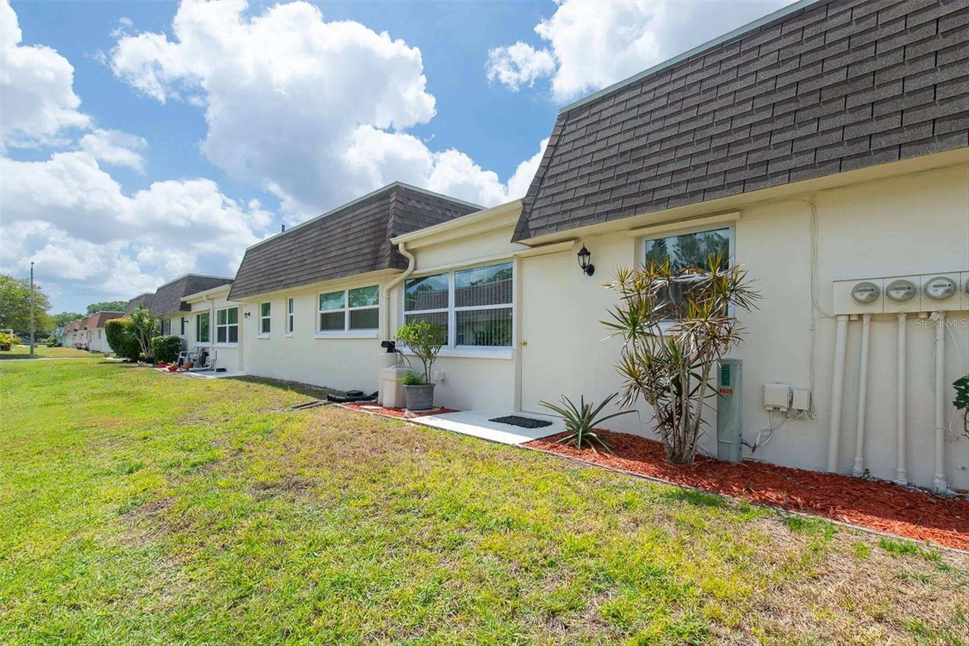 6915 Versailles N Pinellas Park FL 33781